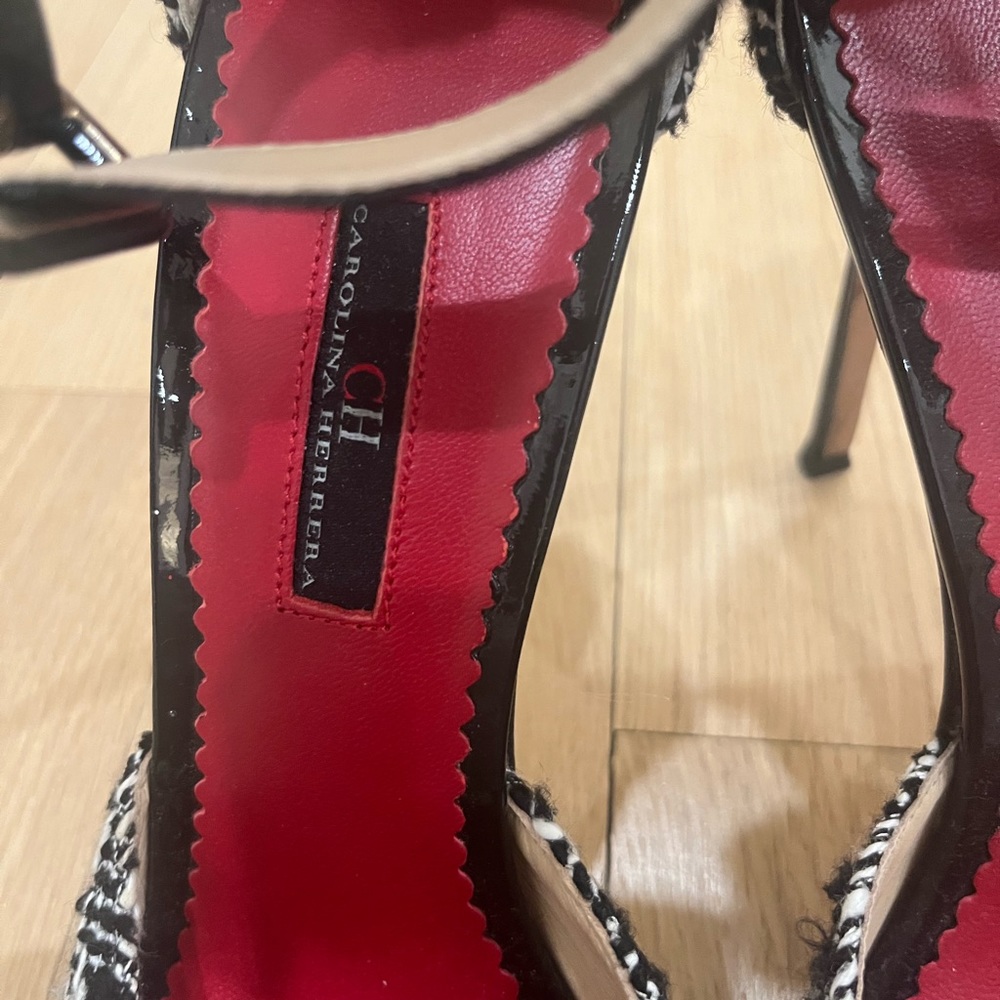 ✨Carolina Herrera Black and White Tweed Women's Heels - Picture 4 of 9